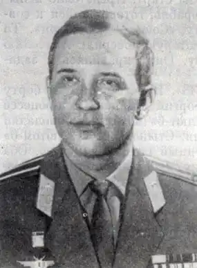 Советские космонавты.