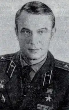 Советские космонавты.