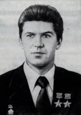 Советские космонавты.