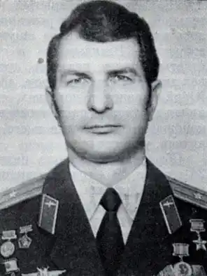 Советские космонавты.