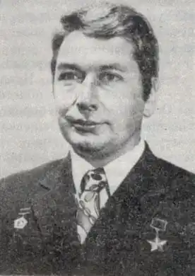Советские космонавты.