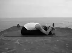 ����.