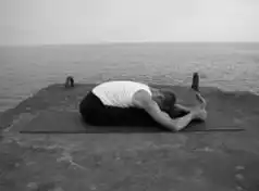 ����.