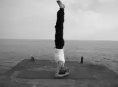 ����.
